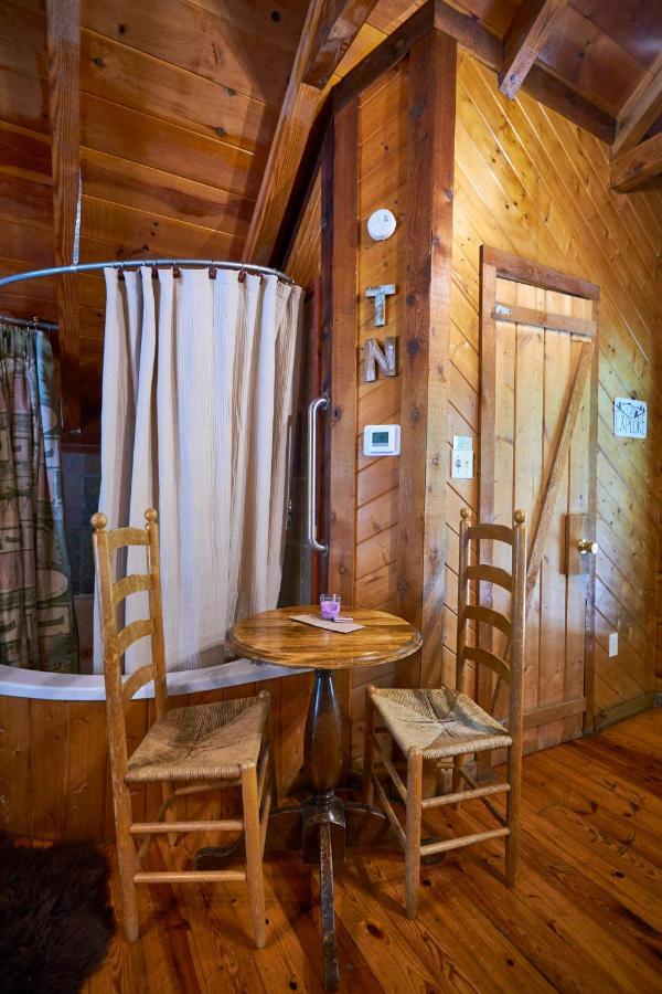 Gatlinburg Area Hottub Cabin - Ladyslipper Sevierville Exteriör bild
